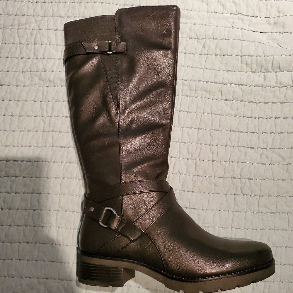Womens black boots
